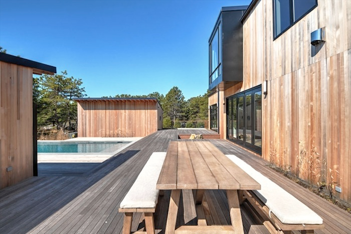 outdoor dining area