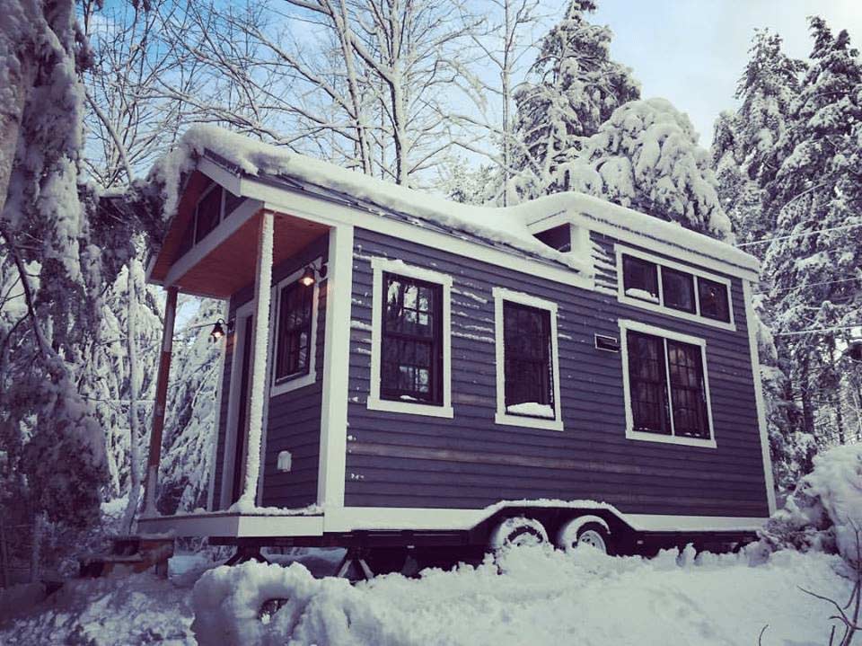 https://www.homebuilderdigest.com/wp-content/uploads/2017/08/ME2-Tiny-Houses-of-Maine-1-min.jpg